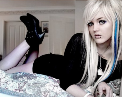A cute emo chick fingering herself on webcam (video)